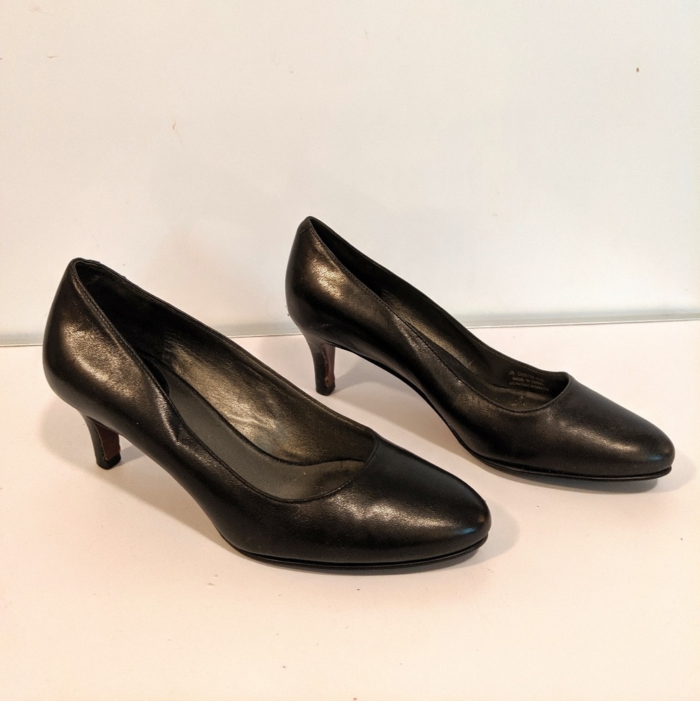 Cole Haan Black Closed Toe Heels 6.5 with Nike footbed